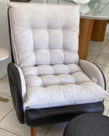 POLTRONA DIANDRA COM PUFF